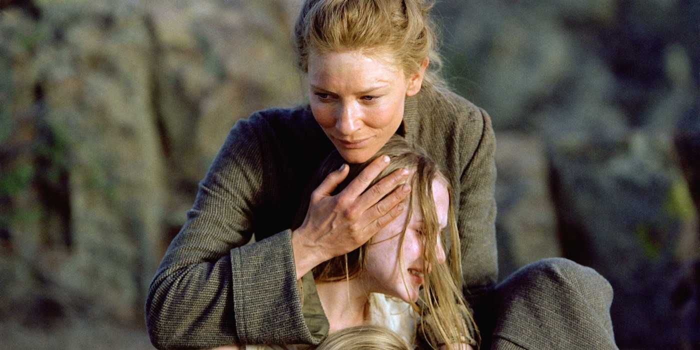 Cate Blanchett hugging her daughters in The Missing (2003)