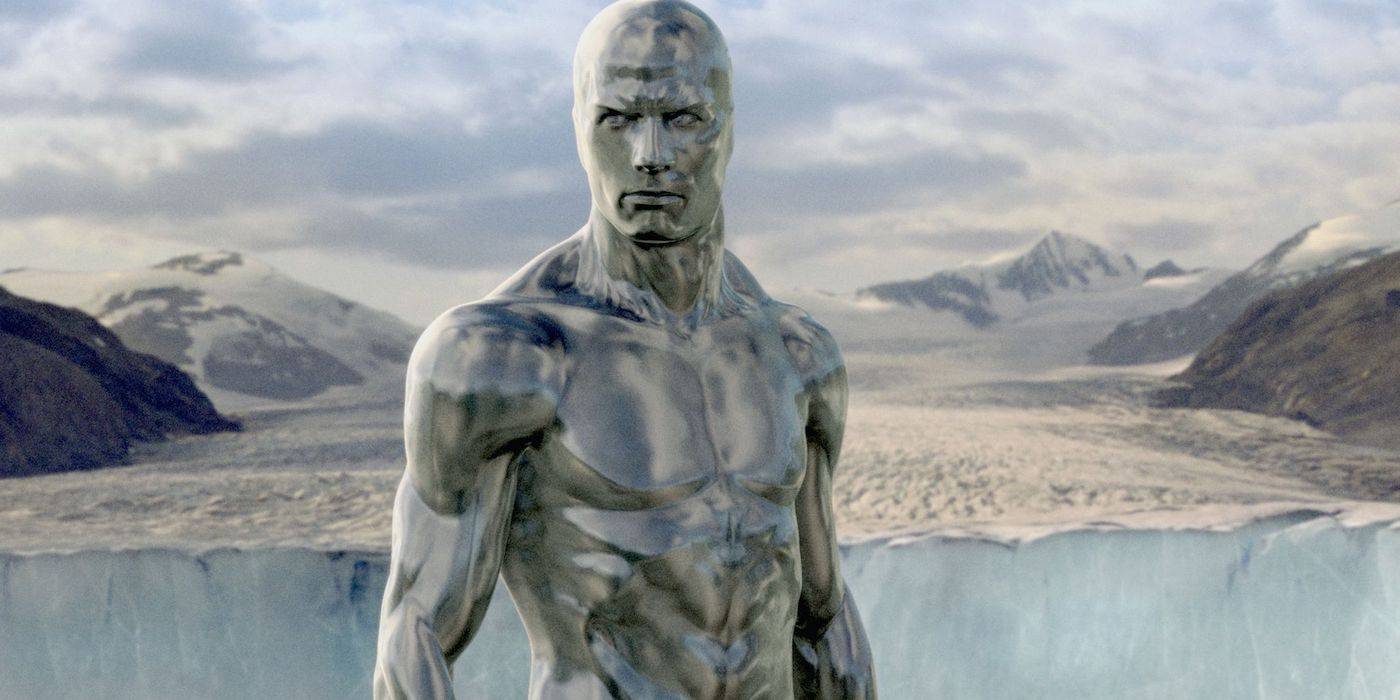 Silver Surfer (Doug Jones) in front of an arctic slope in Fantastic Four: Rise of the Silver Surfer
