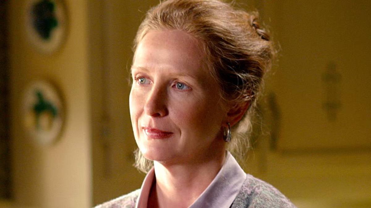 Frances Conroy as Ruth Fisher in Six Feet Under