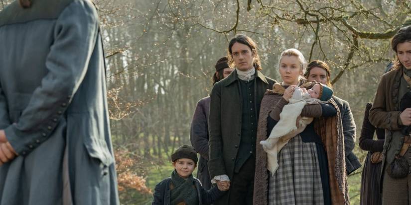 Fergus Fraser with his wife, Marsali Fraser, and kids in 'Outlander.'