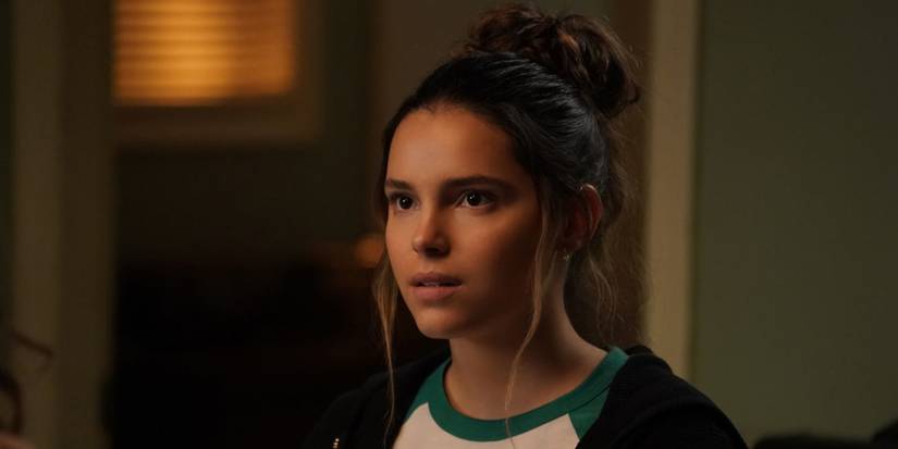 Inde Navarrette as Sarah Cushing in Superman & Lois