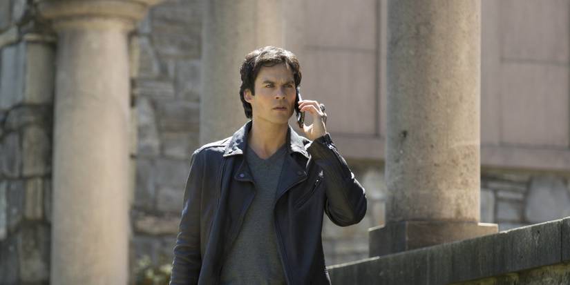Damon Salvatore, played by Ian Somerhalder, on the phone in 'The Vampire Diaries' Season 7.