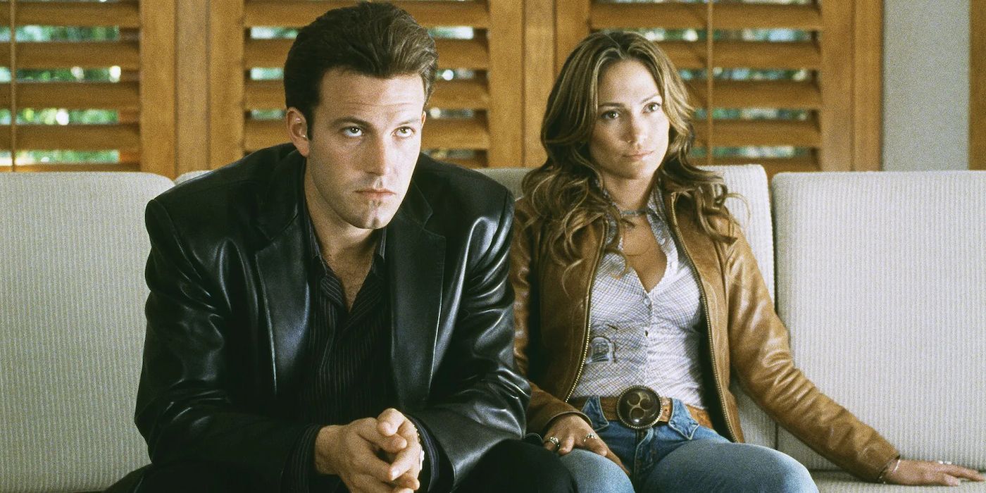 Ben Affleck and Jennifer Lopez looking ahead in Gigli