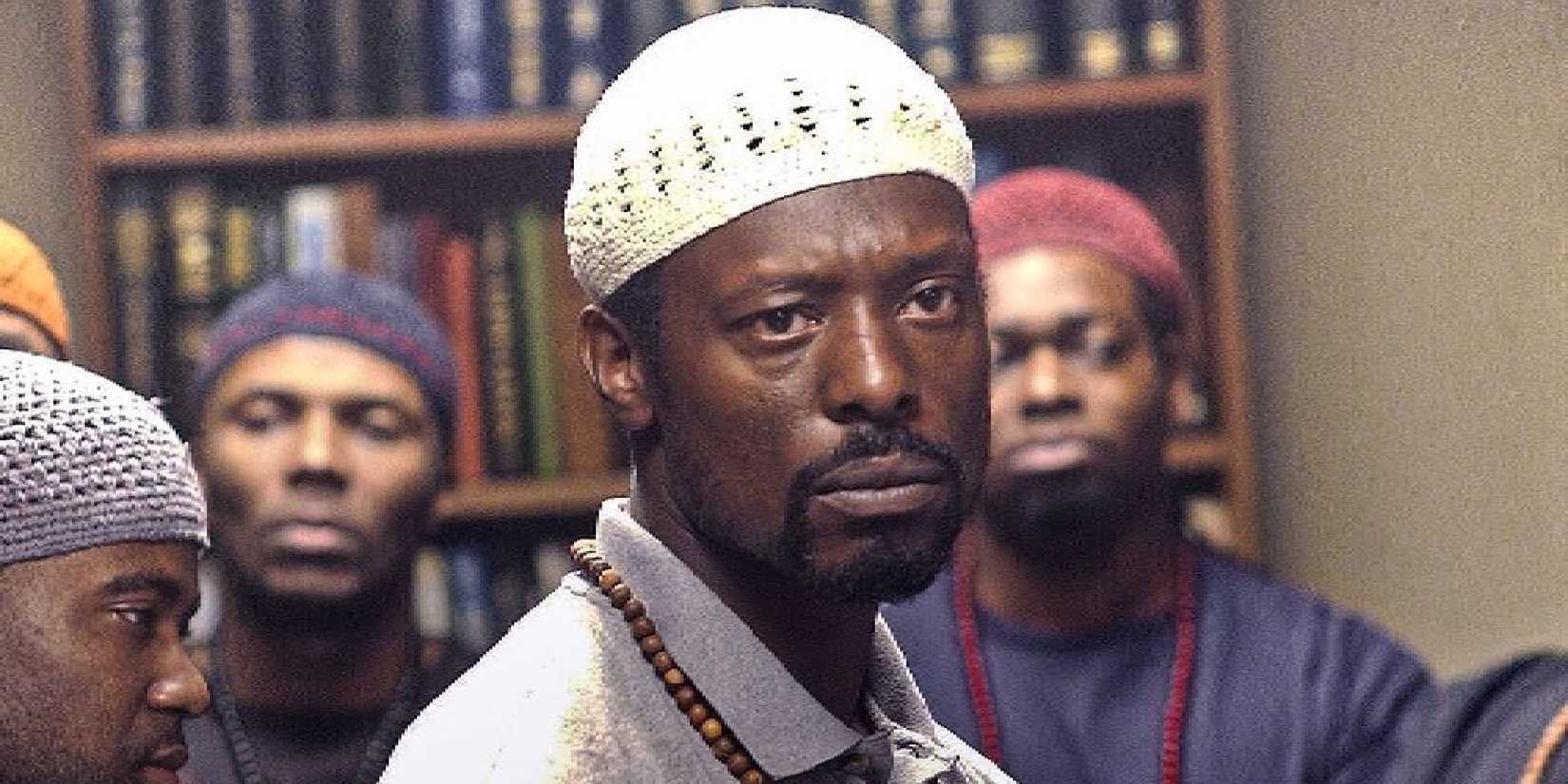 Kareem menatap tajam ke arah seseorang di Oz.