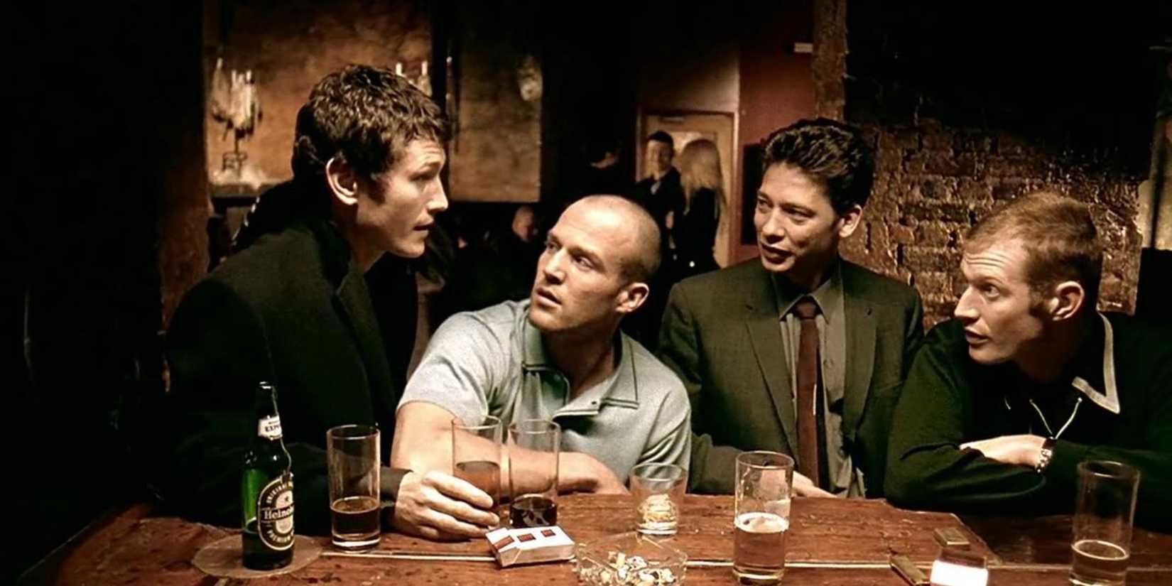 Jason Flemyng, Jason Statham, Dexter Fletcher, Nick Moran chat in a bar, Lock Stock and Two Smoking Barrels
