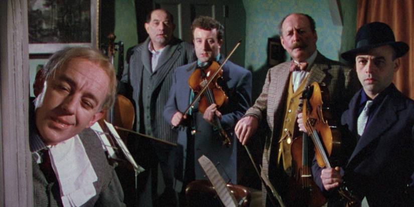 The cast of 'The Ladykillers' led by Alec Guinness