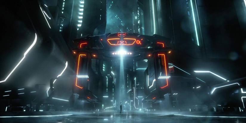 Sam Flynn, played by Garrett Hedlund, is found on the Grid, without a disc by the Recognizers.