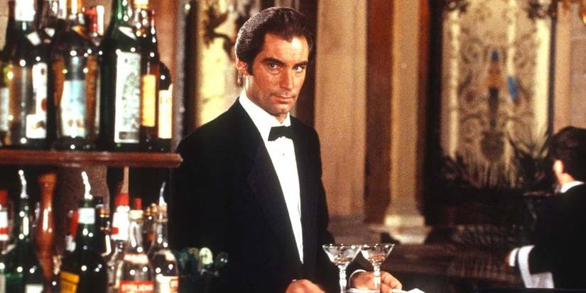 Timothy Dalton as James Bond wearing a tux and looking off-camera in License to Kill