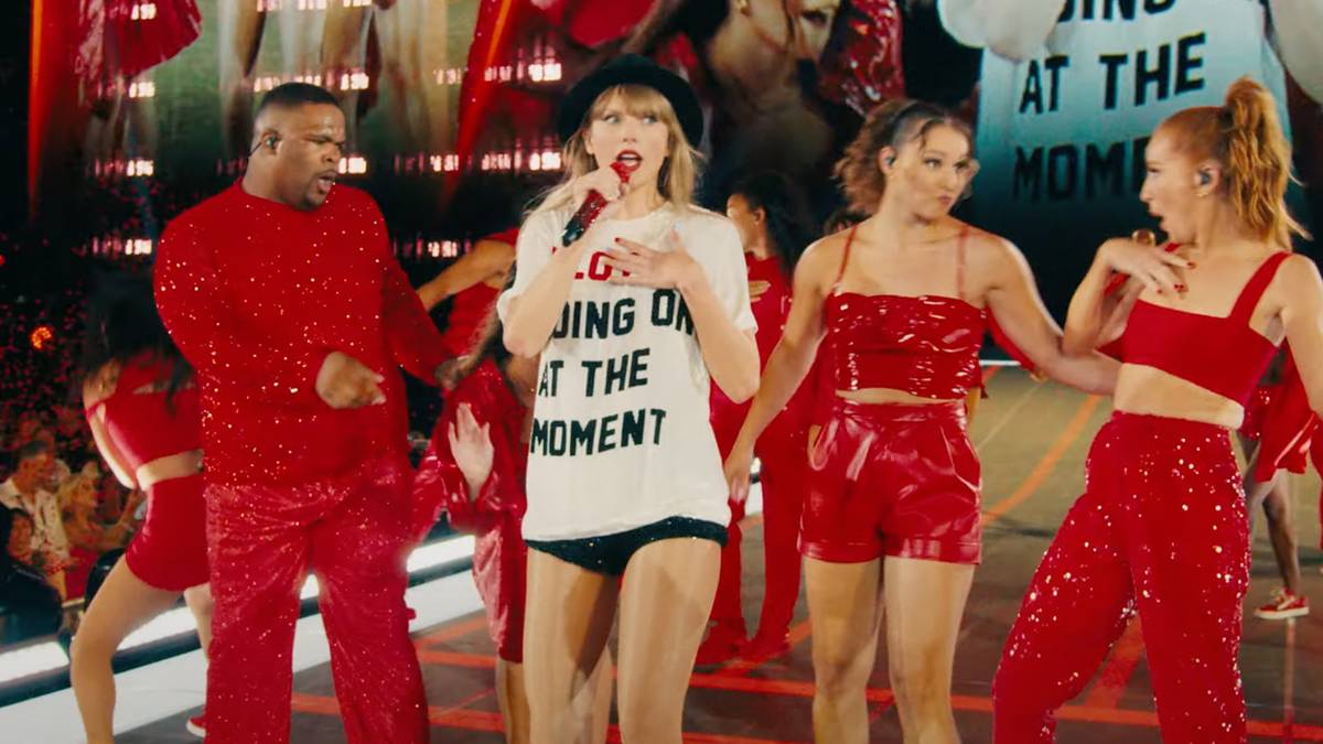 taylor-swift-eras-tour-film-social-featuer