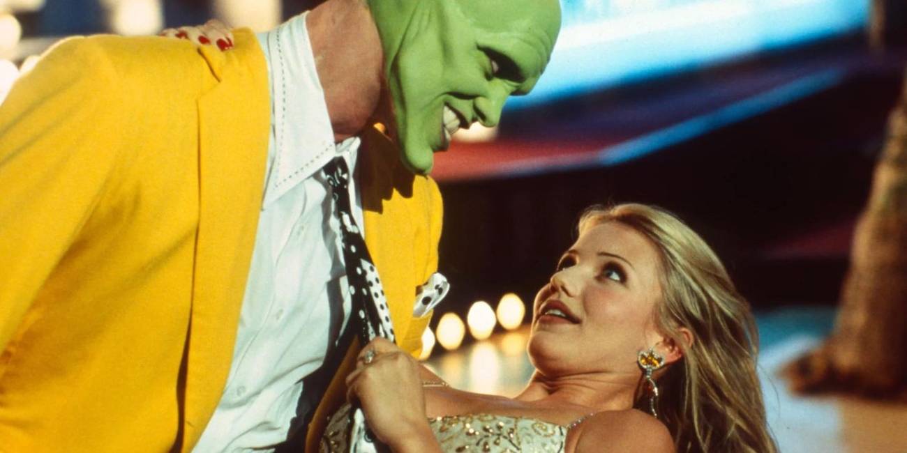 Jim Carrey as Stanley Ipkiss and Cameron Diaz as Tina Carlyle dancing together in The Mask