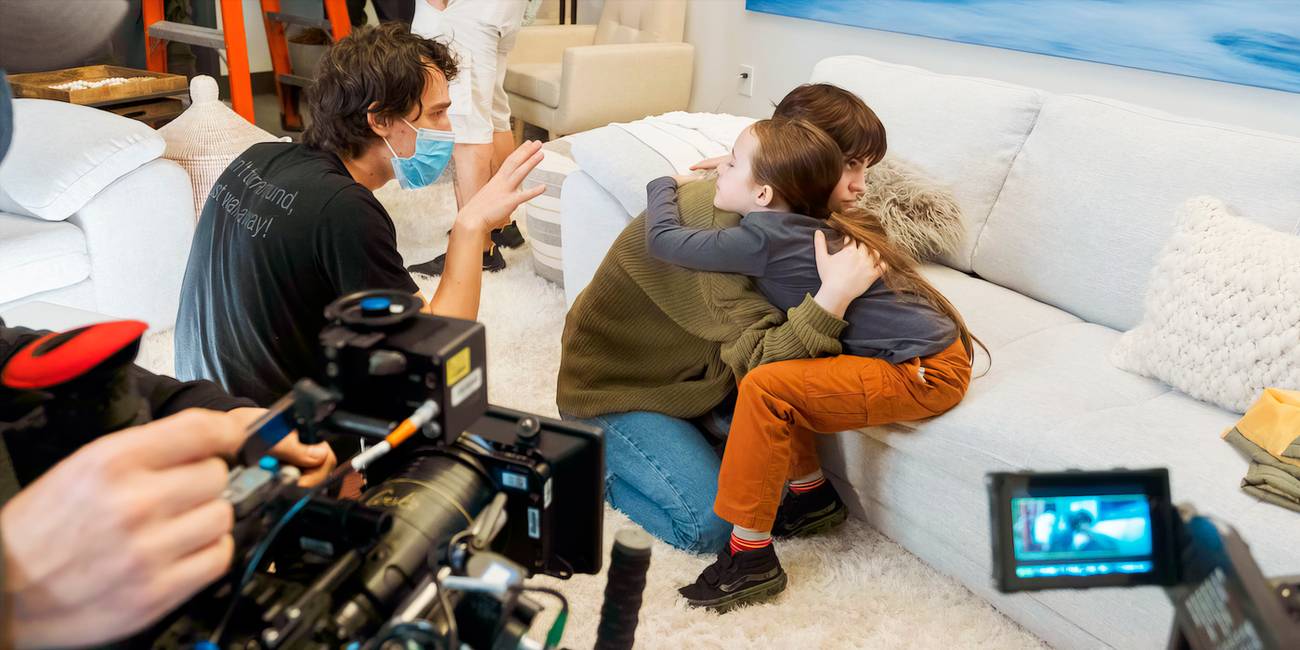 Set Savage, Vivian Lyra Blair, ad Sophie Thatcher on set of The Boogeyman