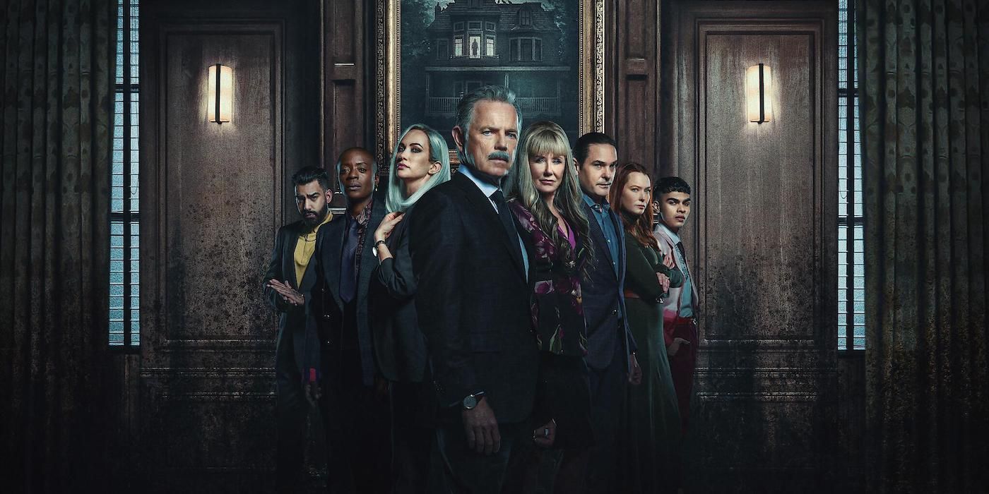 The cast of The Fall of the House of Usher pose for a promo photo
