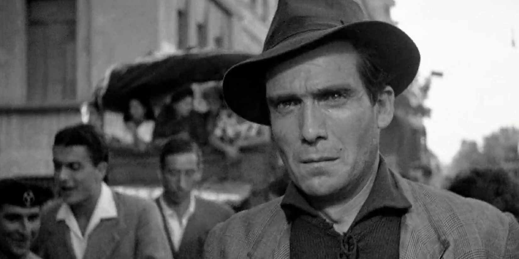 A man looking sad in Bicycle Thieves - 1948 (3)