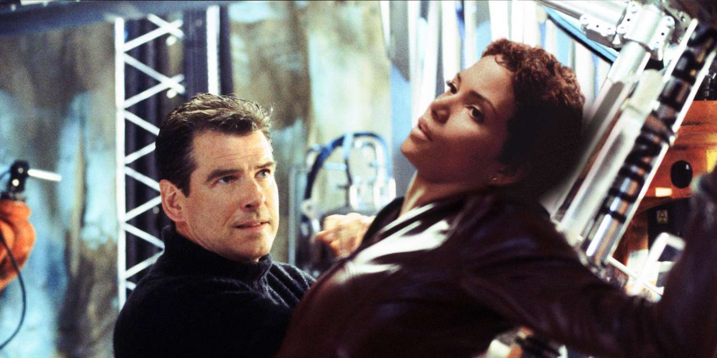 Pierce Brosnan as James Bond and Halle Berry as Jinx in Die Another Day