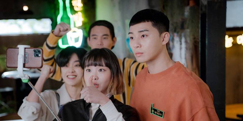 The cast of Itaewon Class cheering each other on in Netflix's K-Drama