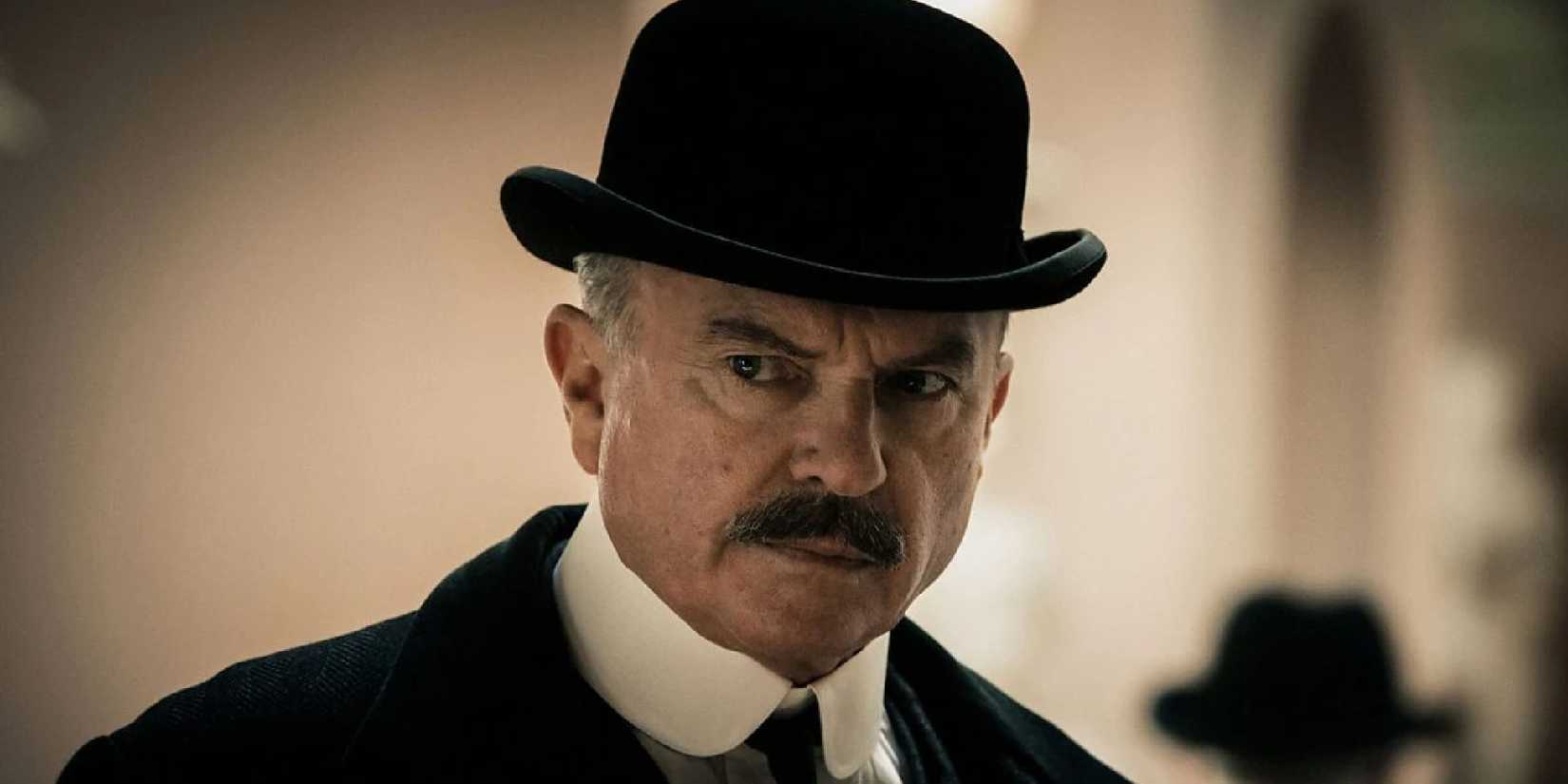 Sam Neill como Major Campbell em Peaky Blinders
