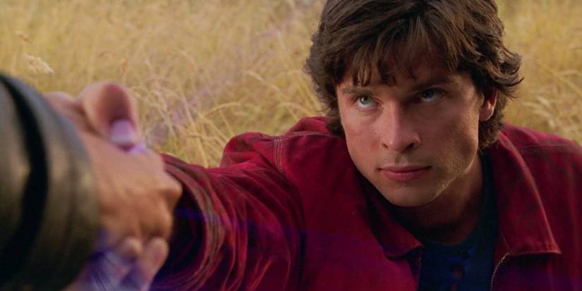 Clark Kent (Tom Welling) beats General Zod-possessing-Lex Luthor (Michael Rosenbaum) on 'Smallville'