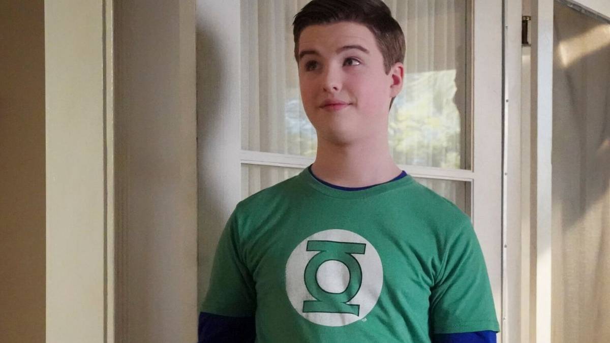 ‘Young Sheldon’ & The Coopers Are All Smiles in Final Season Images
