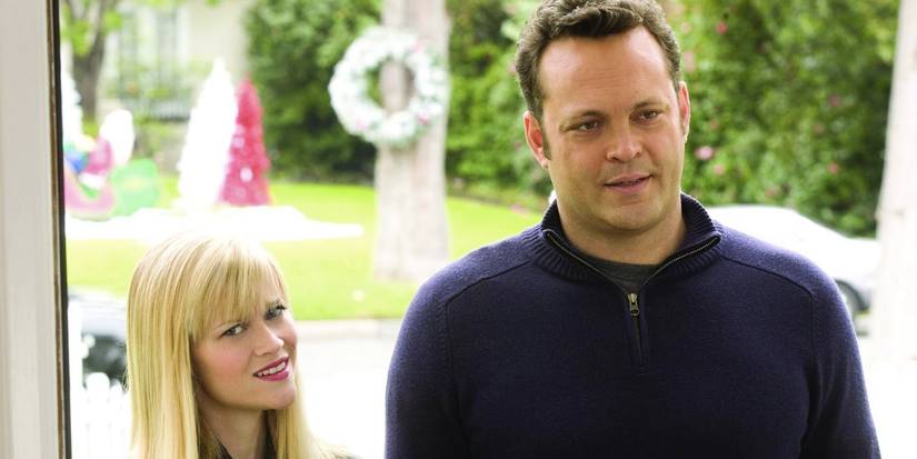 Courtney dari Reese Witherspoon dan Brad dari Vince Vaughn mengunjungi keluarga mereka di Four Christmases