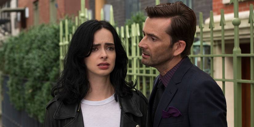 Kilgrave speaking into Jessica Jones' ear in Netflix's Jessica Jones