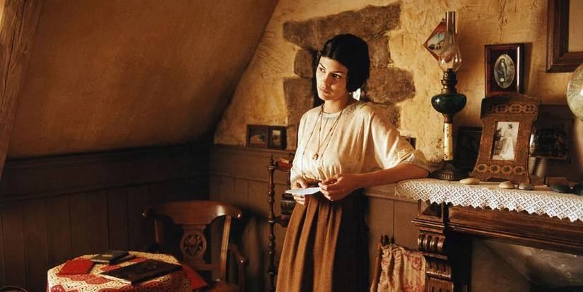 Mathilde, played by Audrey Tautou, in a room in A Very Long Engagement. 