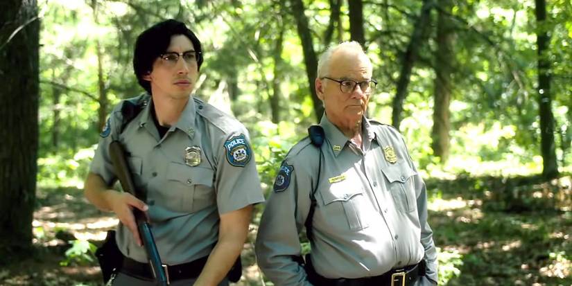 Adam Driver e Bill Murray como policiais em pé na floresta nos mortos, não morra