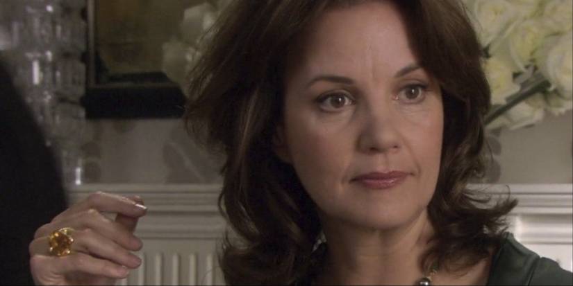 Margaret Colin as Eleanor Waldorf in Gossip Girl