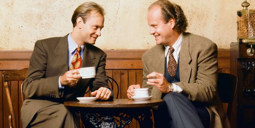 Frasier (Kelsey Grammer) and Niles (David Hyde Piece)  having coffee together on 'Frasier'