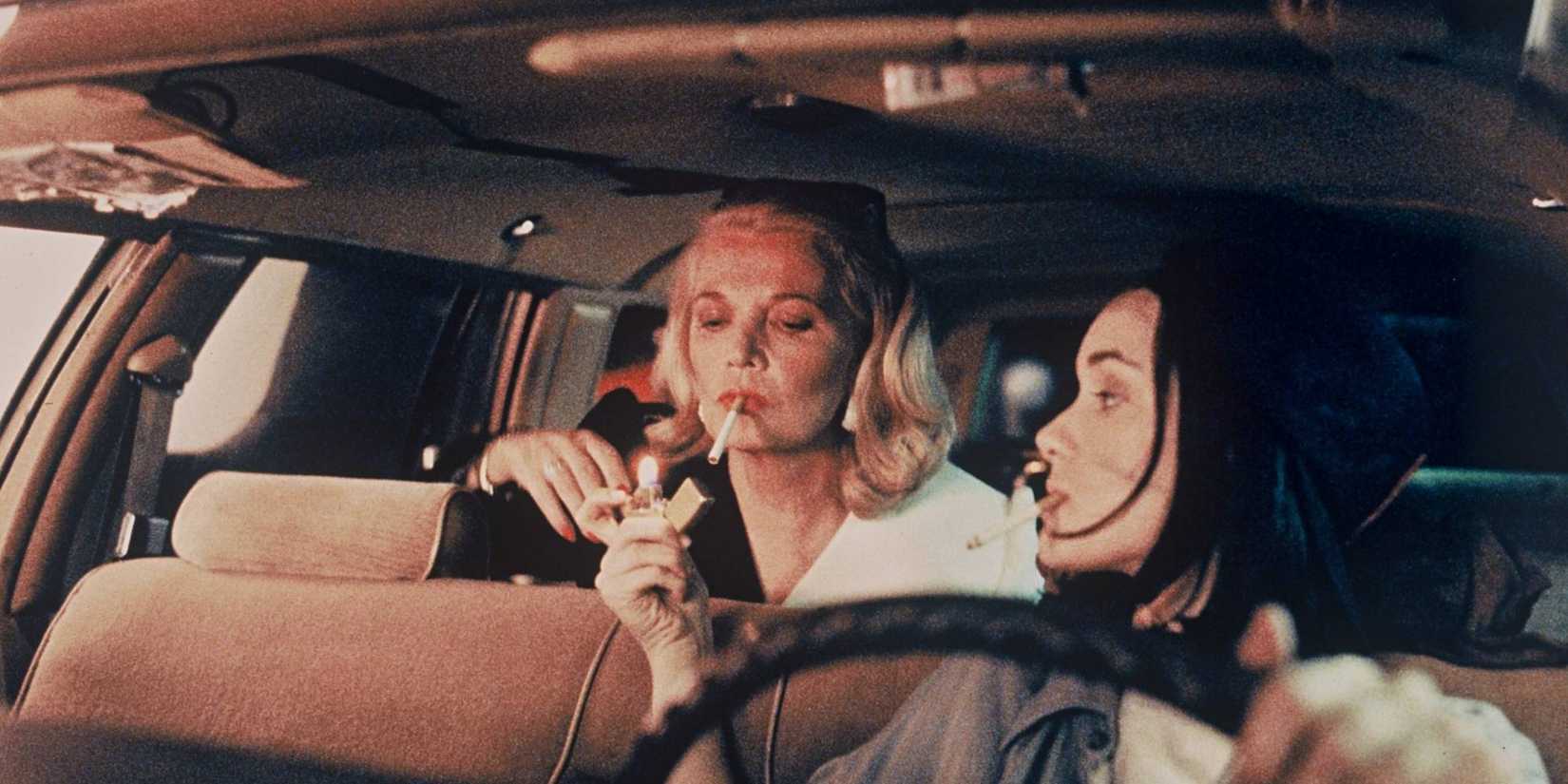 Winona Ryder lighting Gena Rowlands' cigarette in Night on Earth