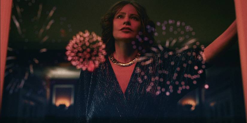 Sofia Vergara as Griselda Blanco watching fireworks from inside