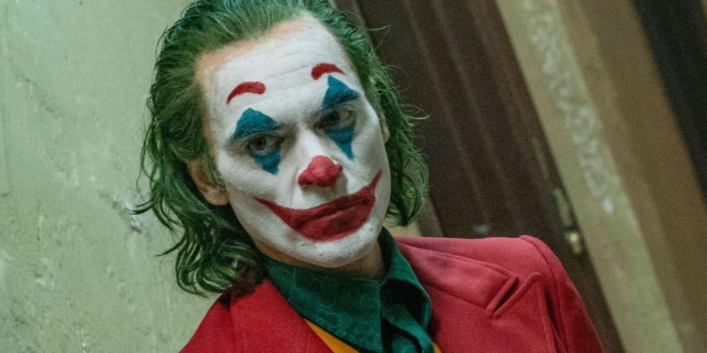 Arthur Fleck looking intently in Joker