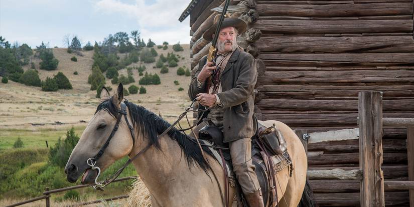 Lefty Brown (Bill Pullman) armed on horseback in 'The Ballad of Lefty Brown'