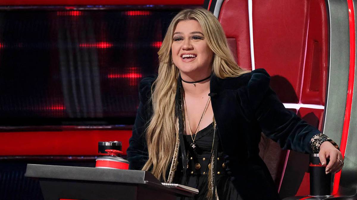 Kelly Clarkson’s Famous Kellyoke Are Hitting the Airwaves!