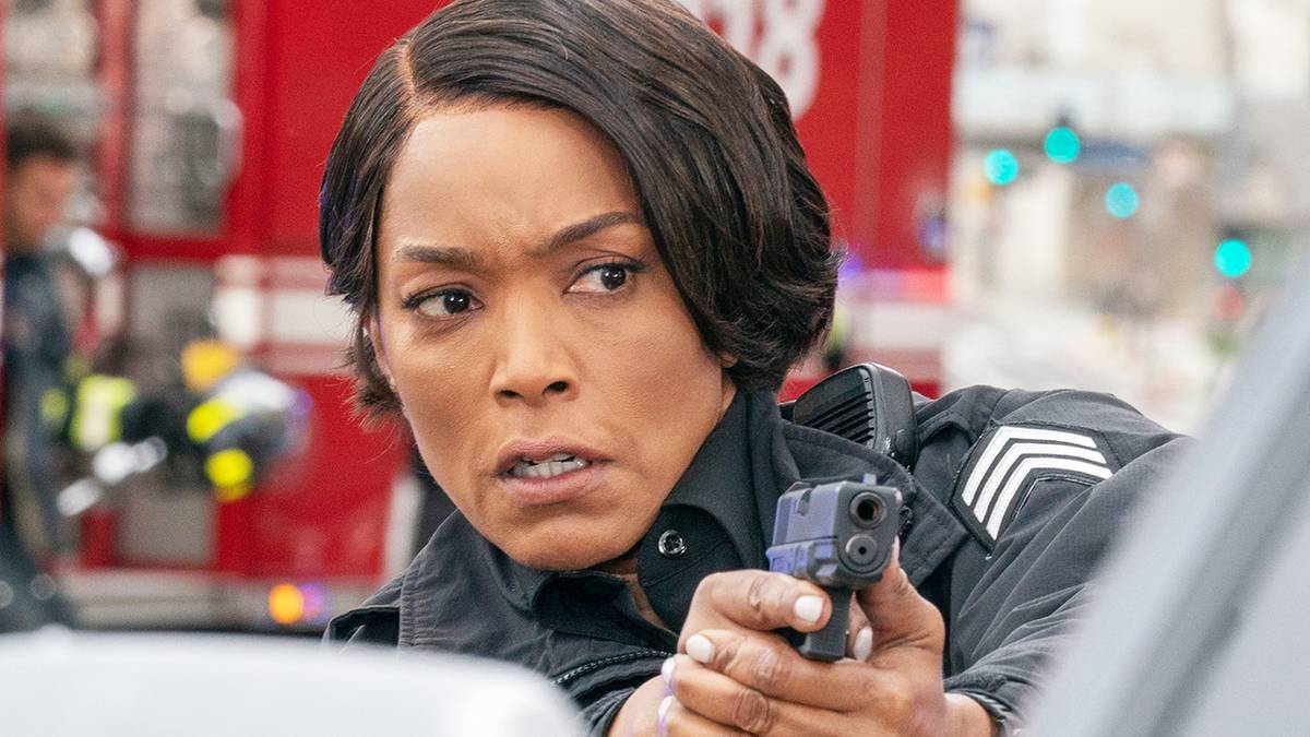 It Was So Cool”: 'Chicago Fire' Star Remembers Her Time on '9-1-1' With Angela  Bassett