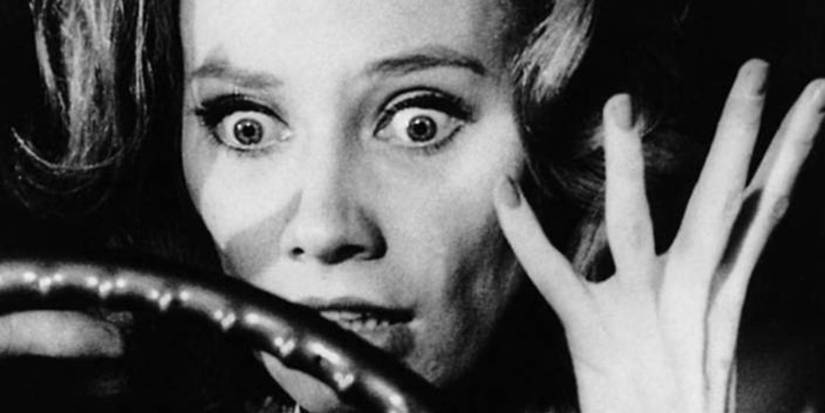 Close-up of a woman with her eyes wide open in Carnival of Souls
