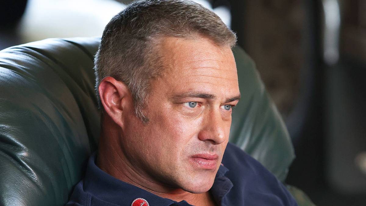Damon Ranger Chicago 'Chicago Fire's Showrunner Explains Why Cruz Is Apprehensive of Kelly ...
