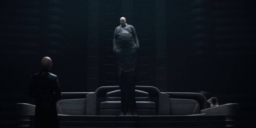 Piter de Vries (David Dastmalchian) dan Baron Harkonnen (Stellen Skarsgard) di Dune