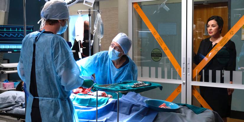 Two doctors in surgery while quarantined in The Good Doctor