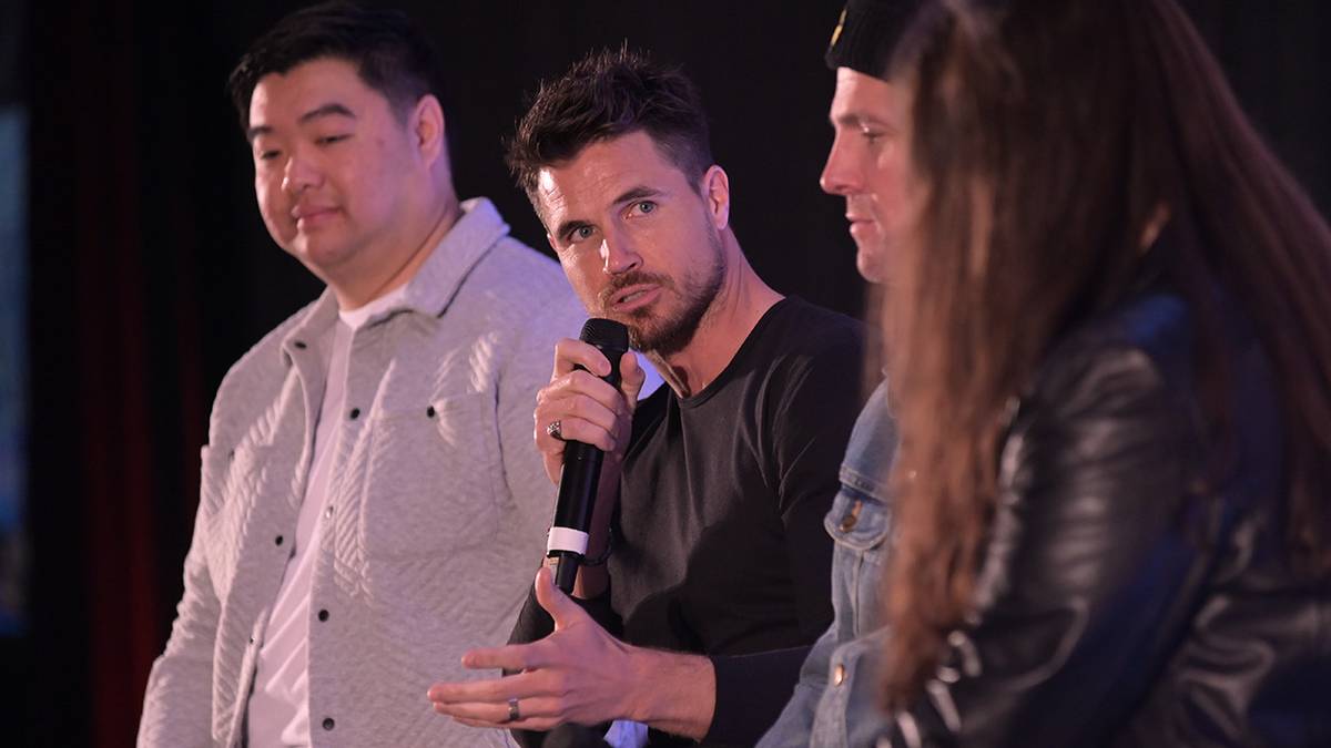 Robbie Amell and Stephen Amell Talk 'Code 8 Part 3' Possibilities, image size:1200x675