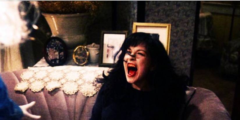 Sheryl Lee as Maddy Ferguson screaming on couch in 'Twin Peaks'
