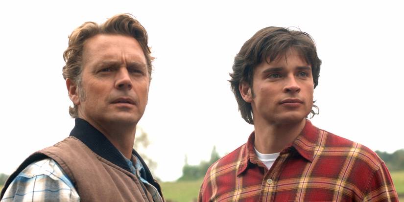 John Schneider and Tom Welling looking serious in Smallville 