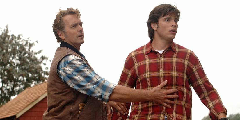 John Schneider and Tom Welling looking serious in Smallville