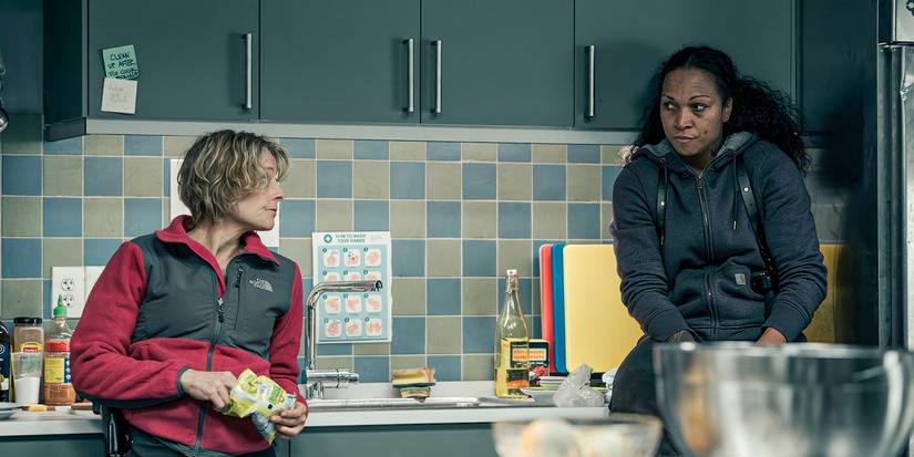 Jodie Foster as Liz Danvers and Kali Reis as Evangeline Navarro in a kitchen in True Detective Night Country 