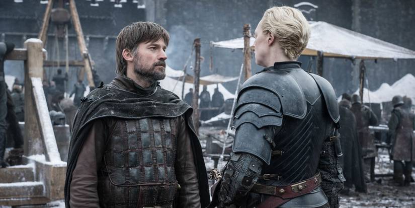 Jaime Lannister (Nikolaj Coaster-Waldau) and Brienne (Gwendoline Christie) reunite in Winterfell before the battle