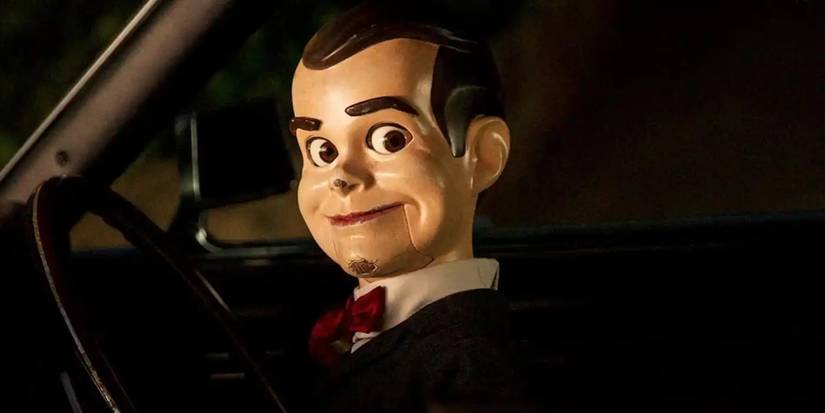 Slappy the Dummy looking at the camera in Gossebumps