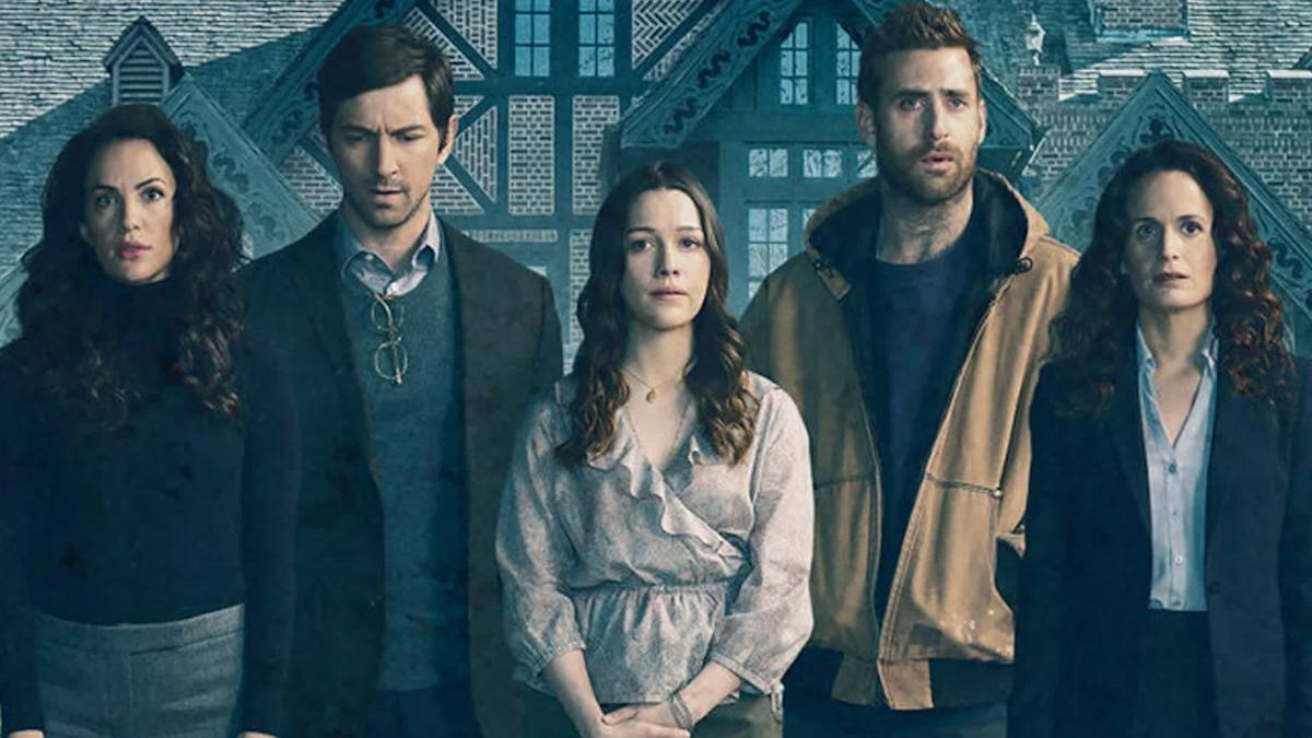 The Haunting of Hill House' Ending Explained - From The Red Room to Bent-Neck Lady