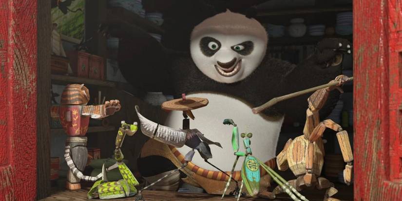 Po bermain dengan action figure Furious Five-nya di 'Kung Fu Panda'.