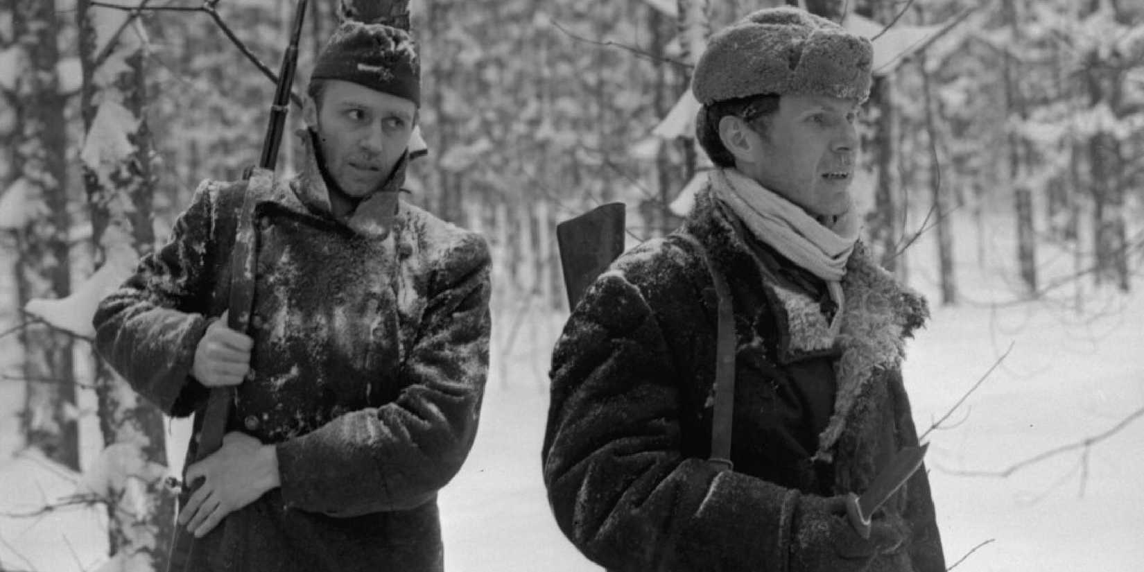 Two soldiers crossing the snow in The Ascent