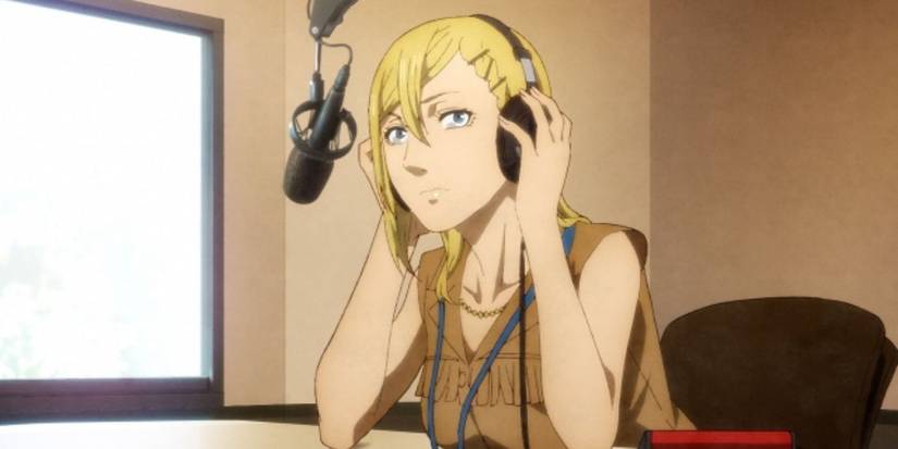 Mirane putting on headphones in Wave, Listen to Me