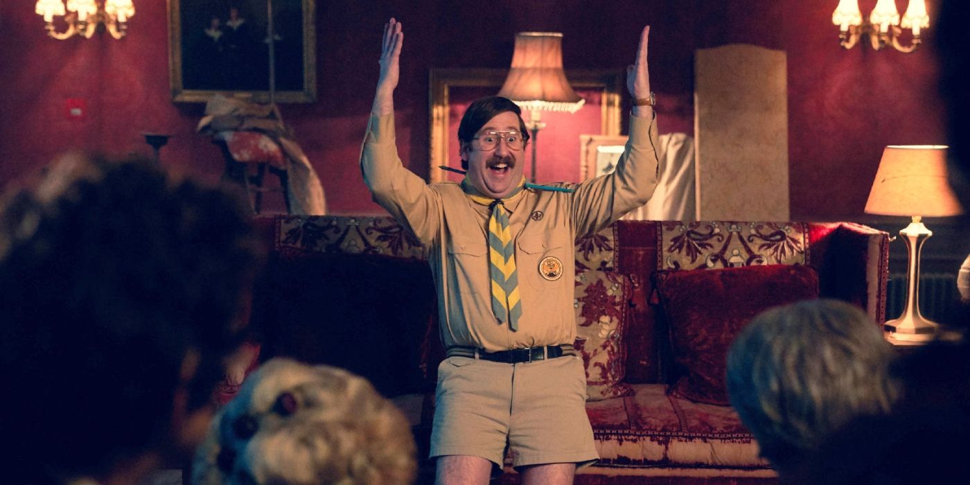 Jim Howick در نقش یکی از ارواح Ghosts